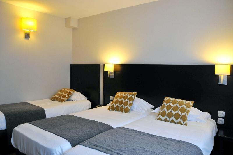 Hotel Des Quatrans Caen Ngoại thất bức ảnh