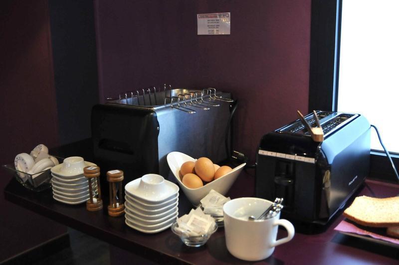 Hotel Des Quatrans Caen Ngoại thất bức ảnh