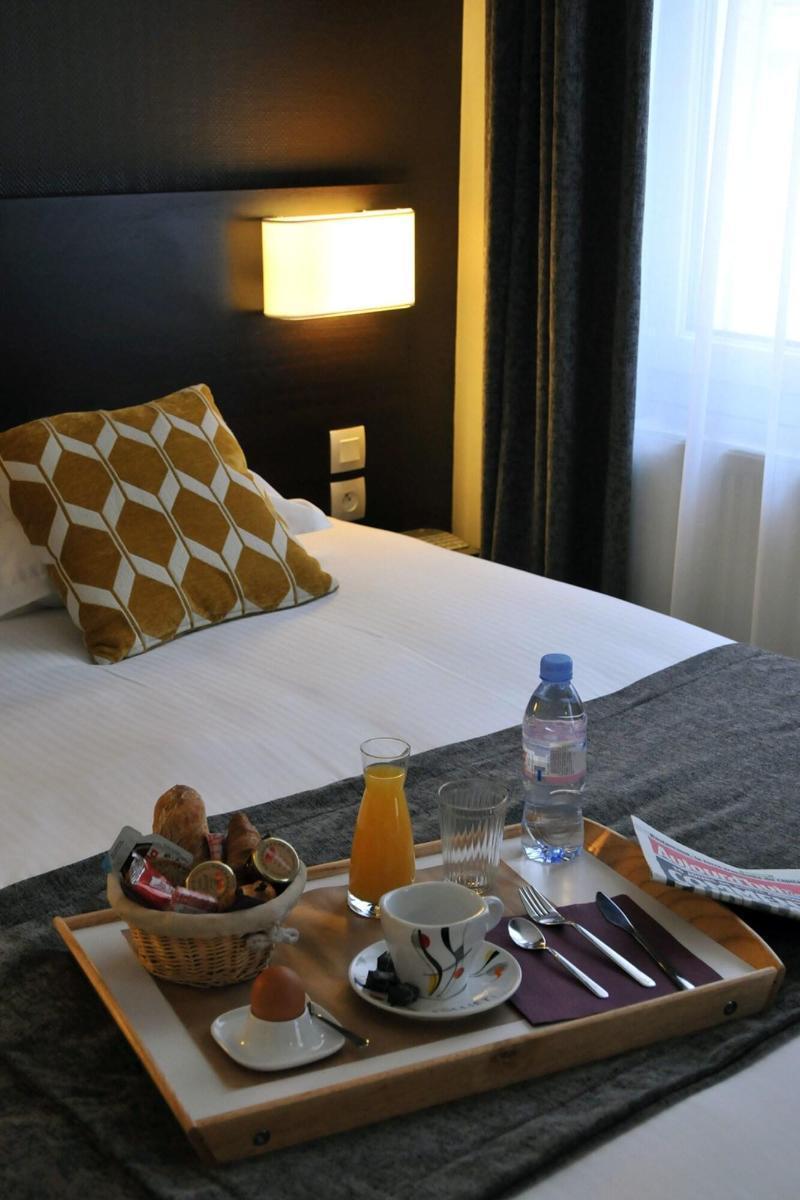 Hotel Des Quatrans Caen Ngoại thất bức ảnh